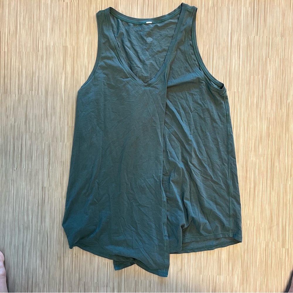 Lululemon tie tank size 6